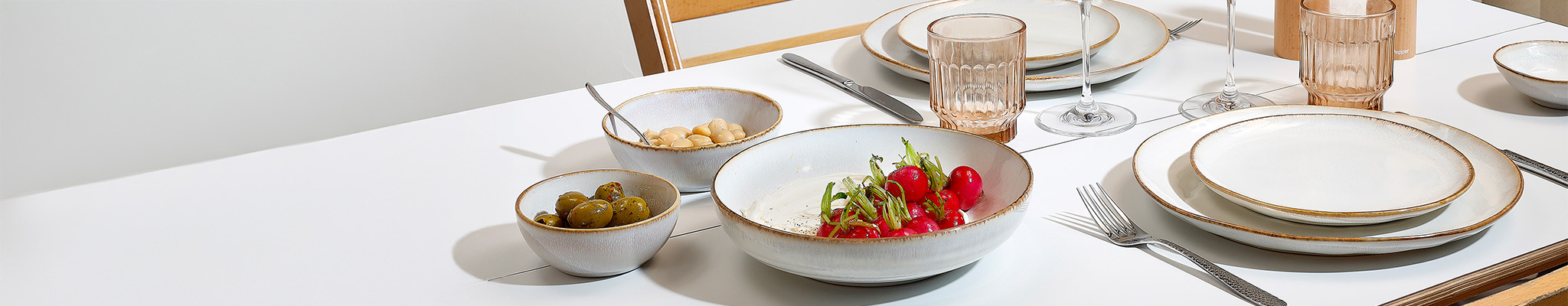 Table & Dining