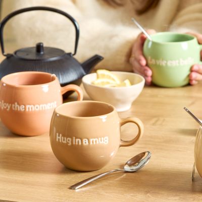 Becher 42cl "Hug in a mug" braun Muggies